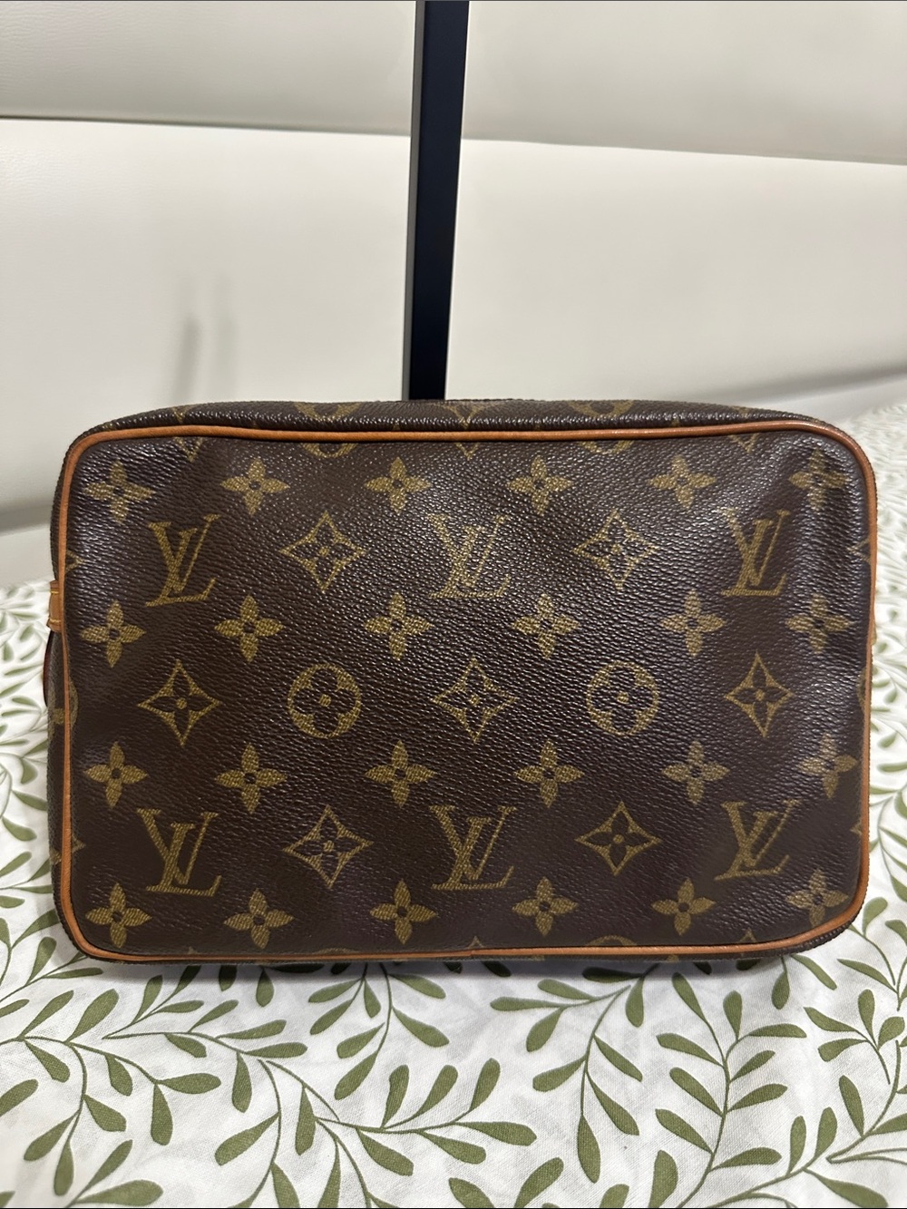 Louis Vuitton Monogram Toiletry Pouch - Picture 2 of 14